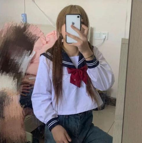 天生白虎，极品身材，有能力的自己聊